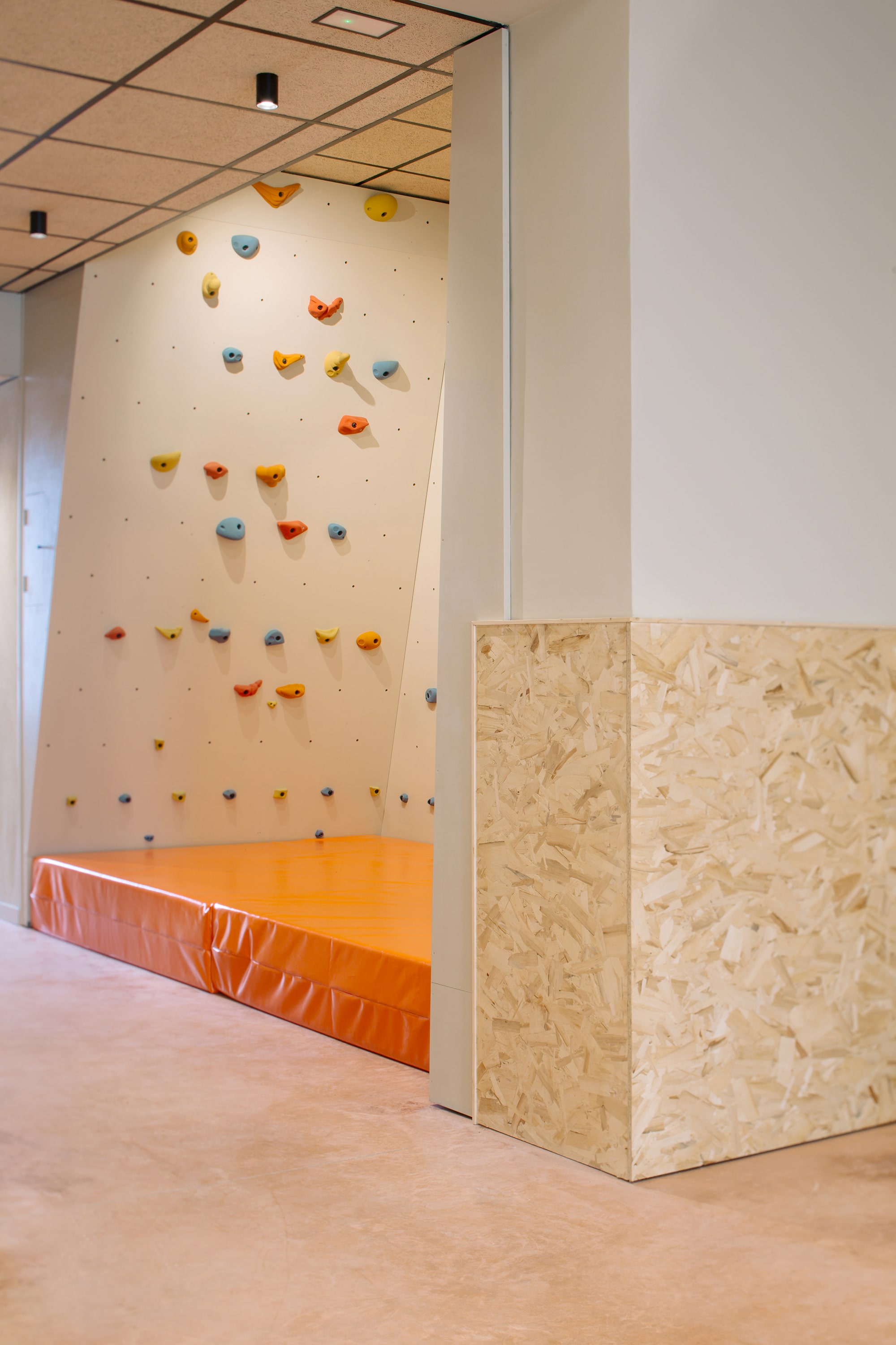 EVO Entrenament Recreatiu. Interiorismo y decoración de Blanco Pimienta. 