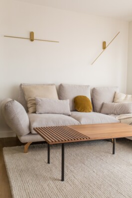 Proyecto Paz. Detalle espacio sofá. Interiorismo y decoración de Blanco Pimienta. 