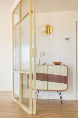 Proyecto Paz. Vista recibidor. Interiorismo y decoración de Blanco Pimienta. 